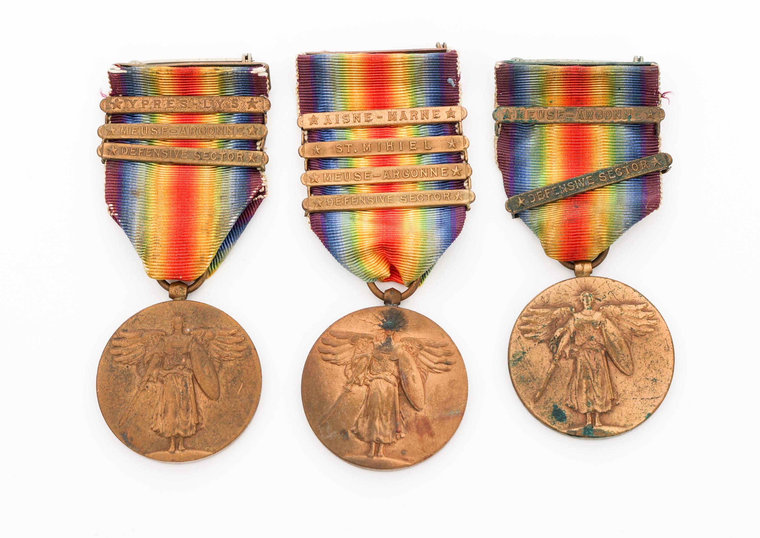 WWI US VICTORY MEDALS WITH CLASPS & RIBBONS