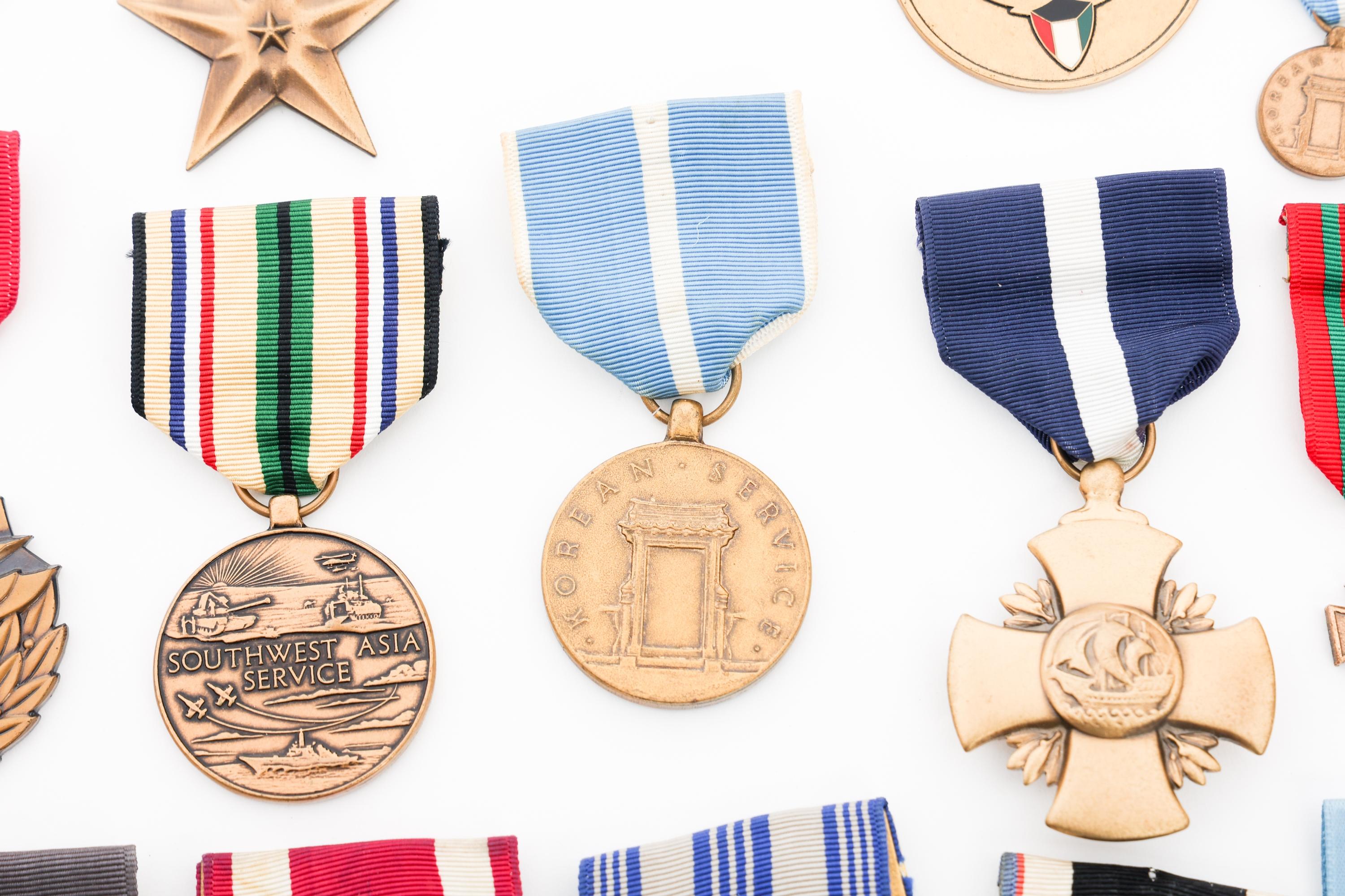 US MILITARY MEDALS & COMMEMORATIVE SERVICE MEDALS