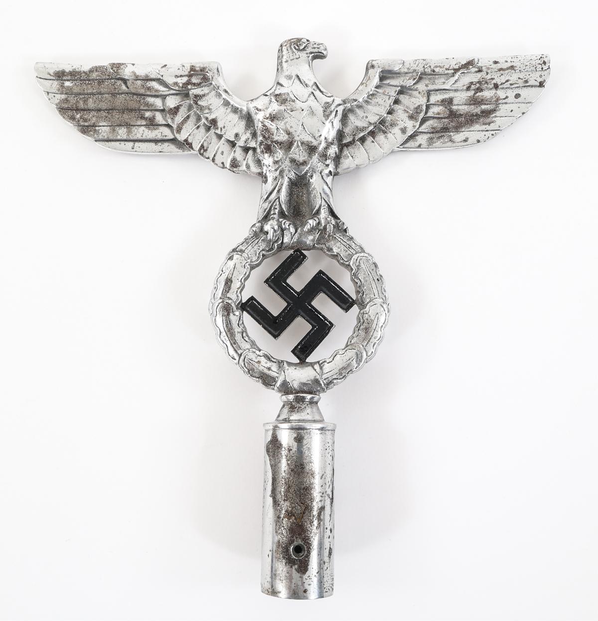 WWII GERMAN NSDAP EAGLE 2ND MODEL FLAG TOPPER