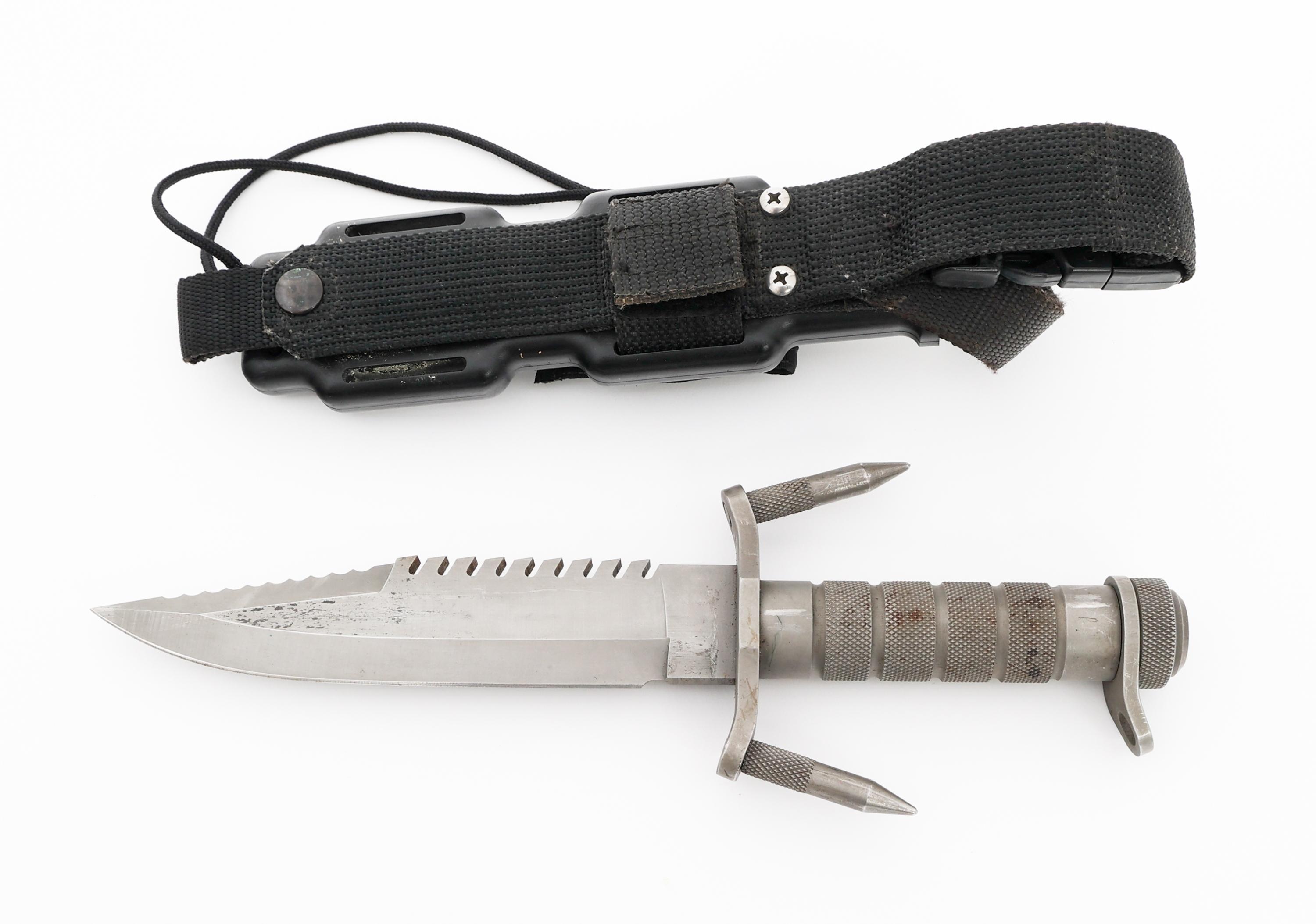 BUCK MODEL 184 BUCKMASTER KNIFE WITH SCABBARD