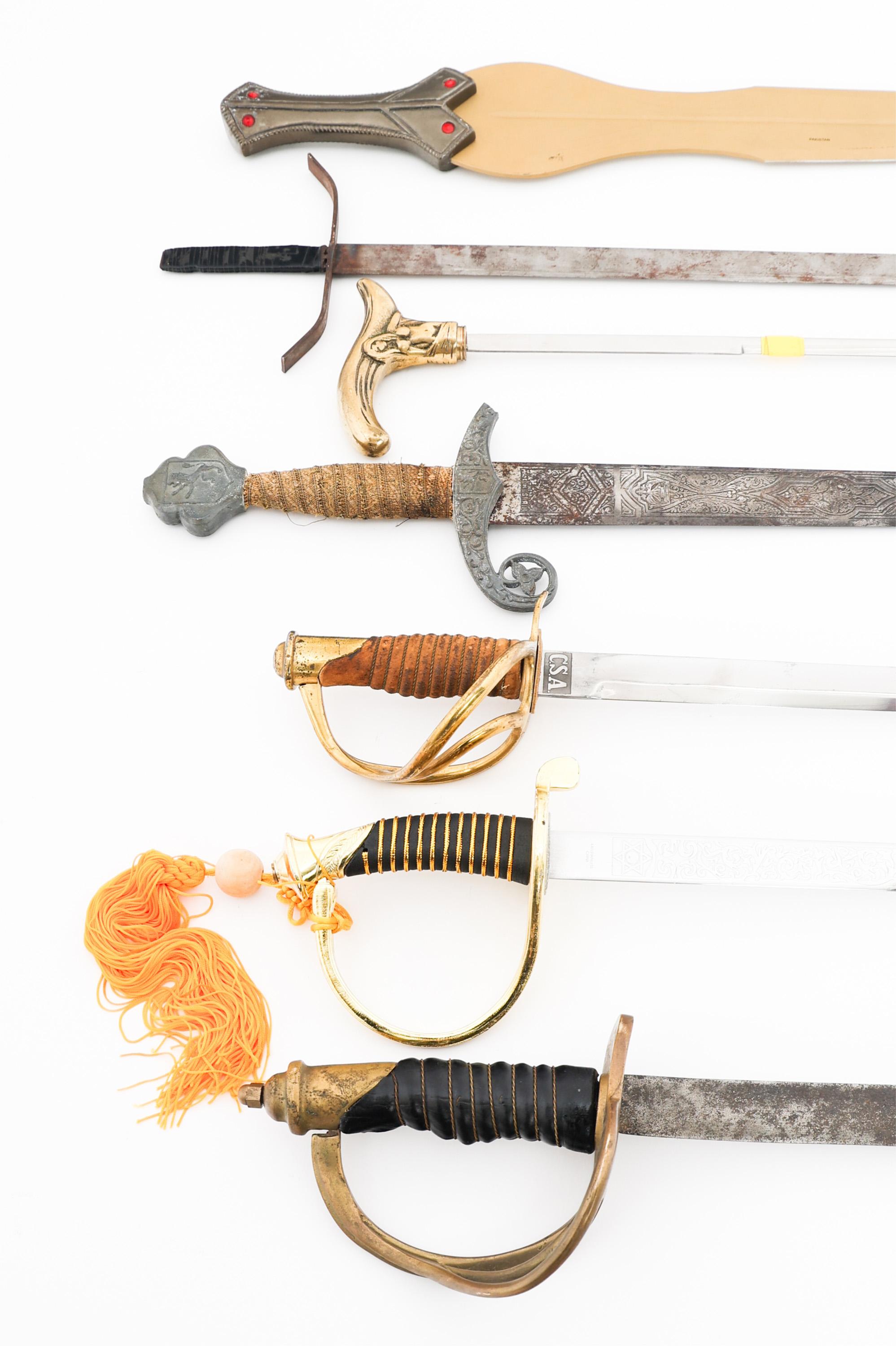 MODERN MILITARY & FANTASY SWORDS