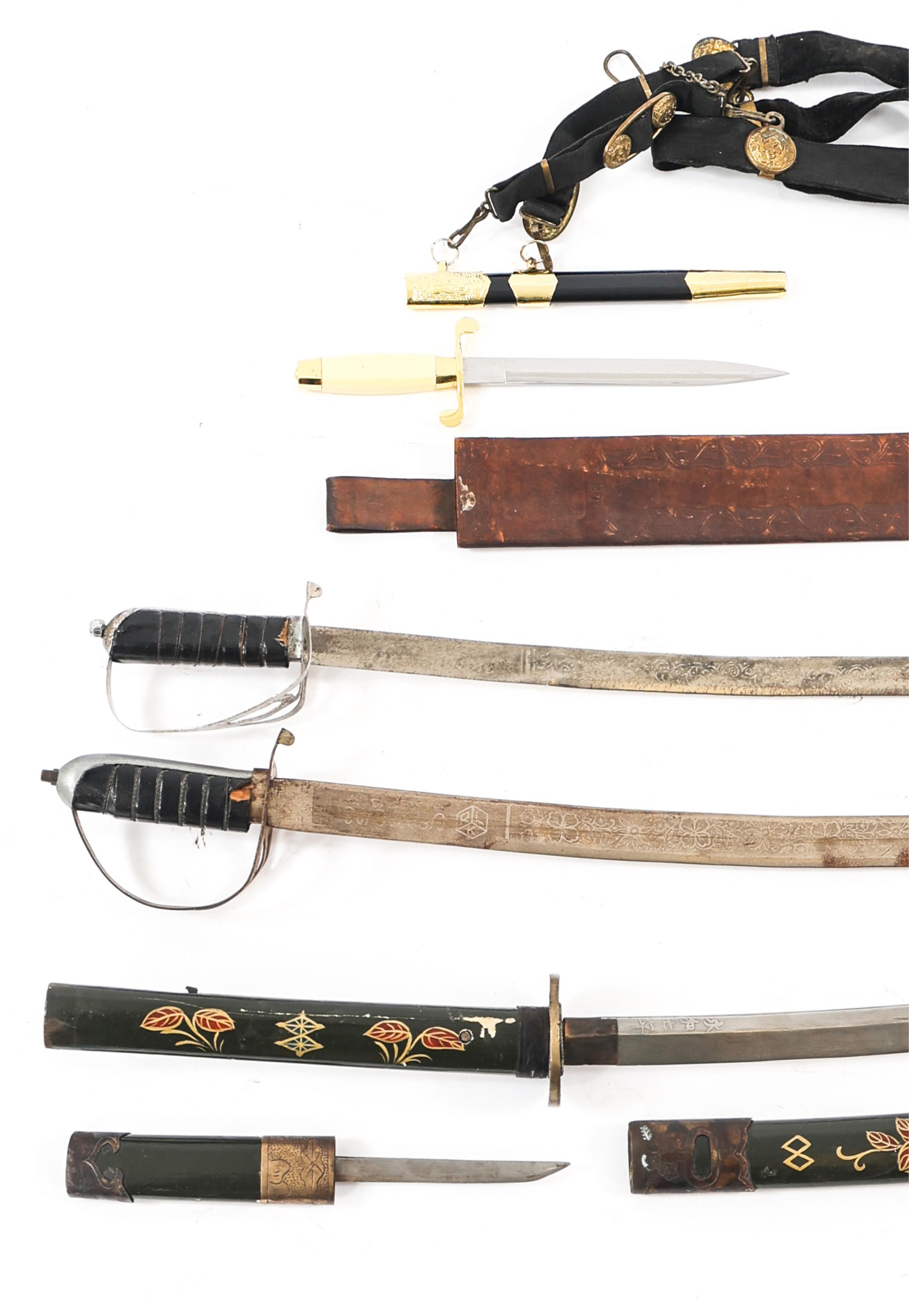 MODERN COPIES OF MILITARY SWORD LOT