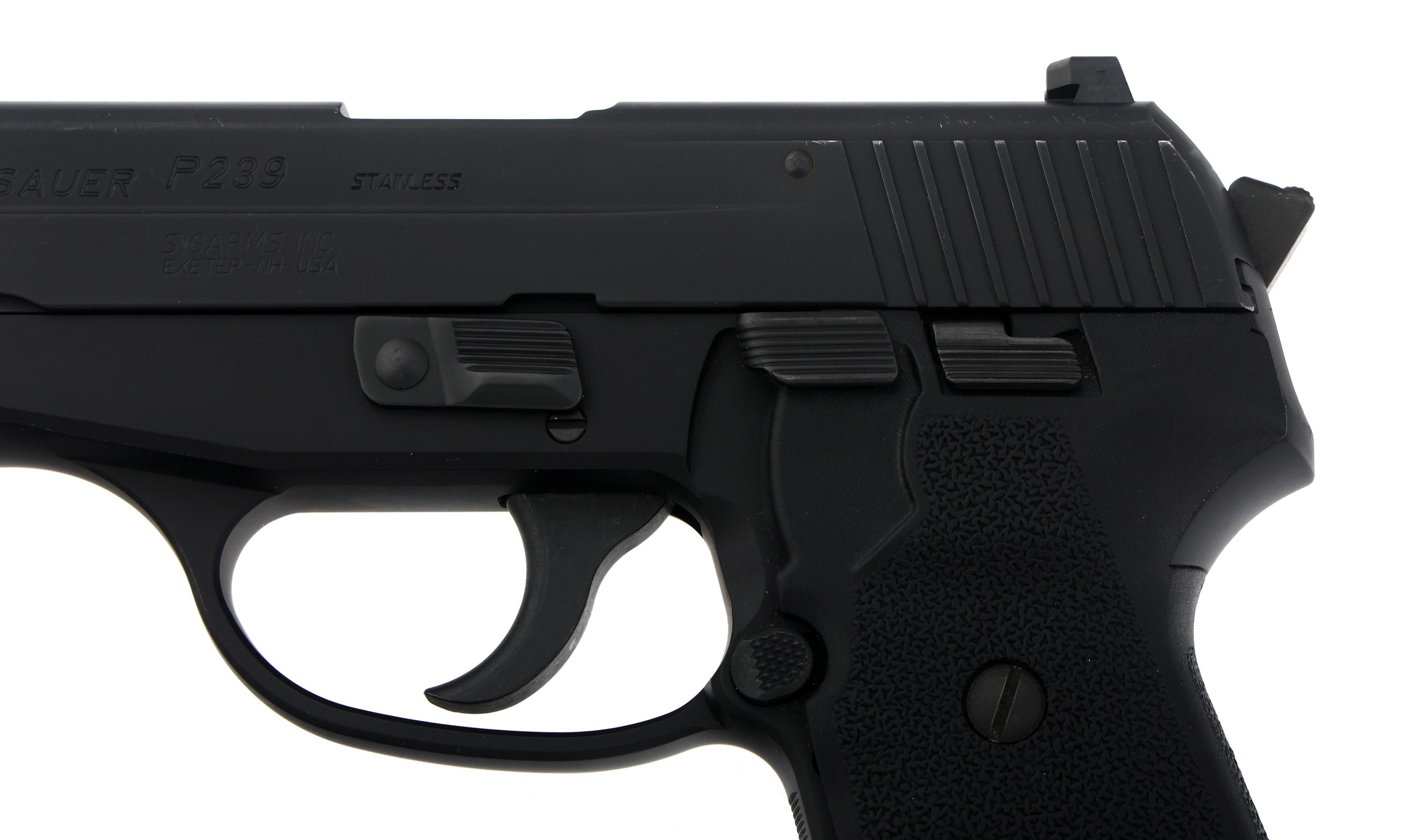 SIG SAUER MODEL P239 .40 S&W CALIBER PISTOL