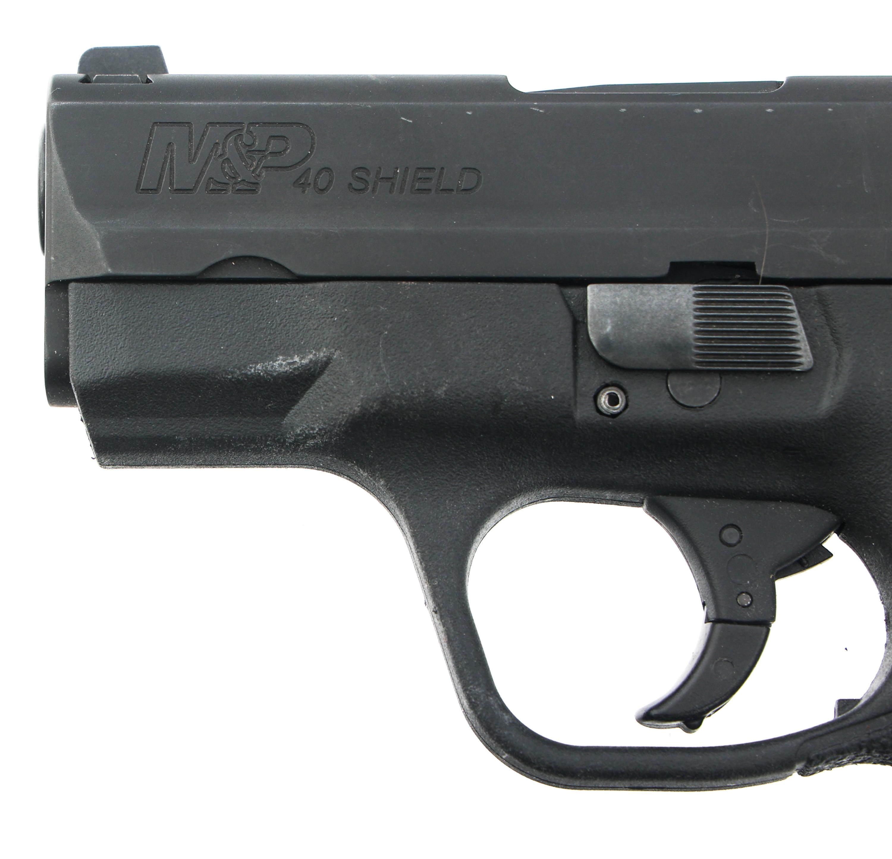 SMITH & WESSON M&P40 SHIELD .40 CALIBER PISTOL