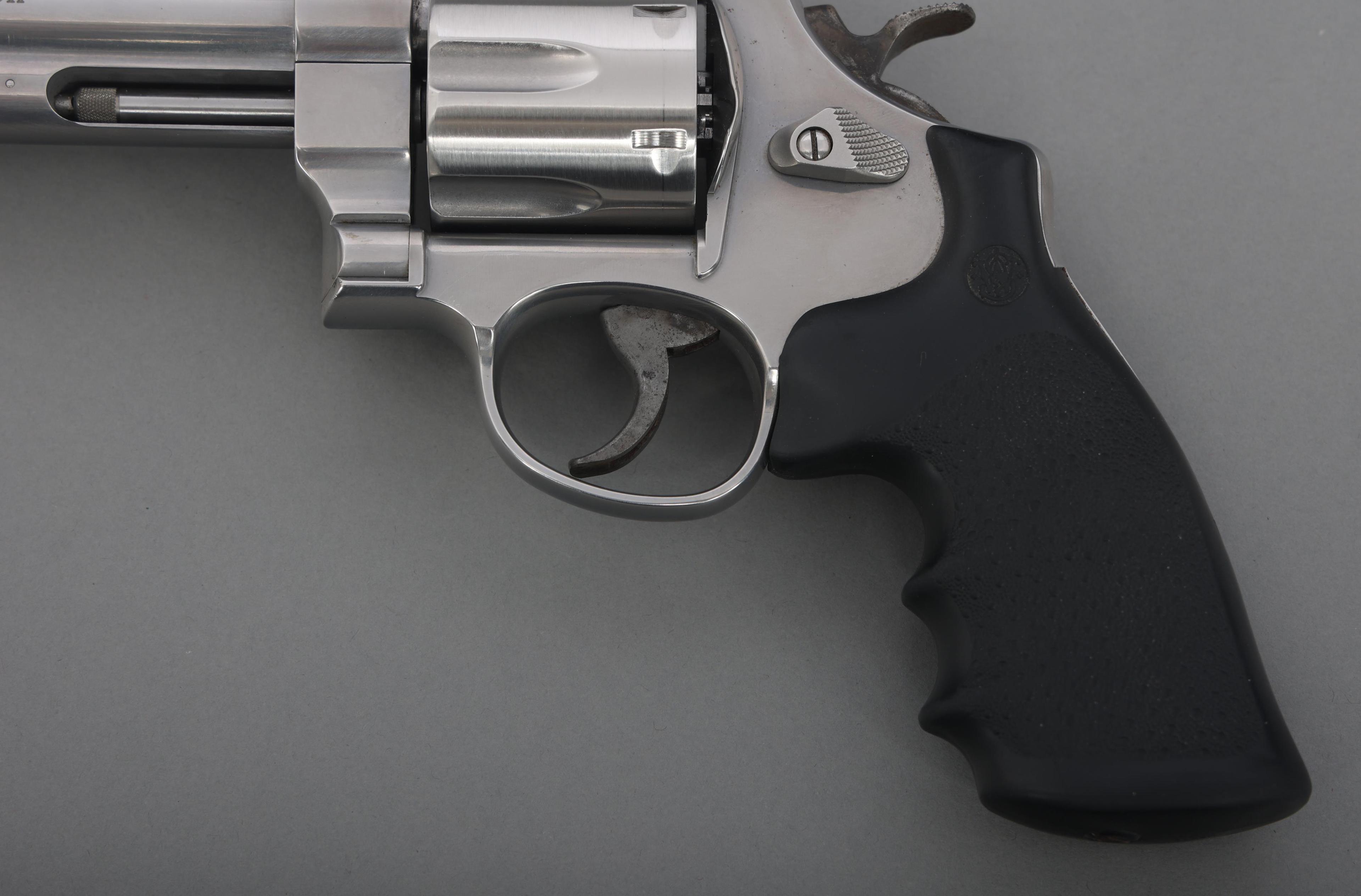 SMITH & WESSON MODEL 629-5 44 MAG CALIBER REVOLVER