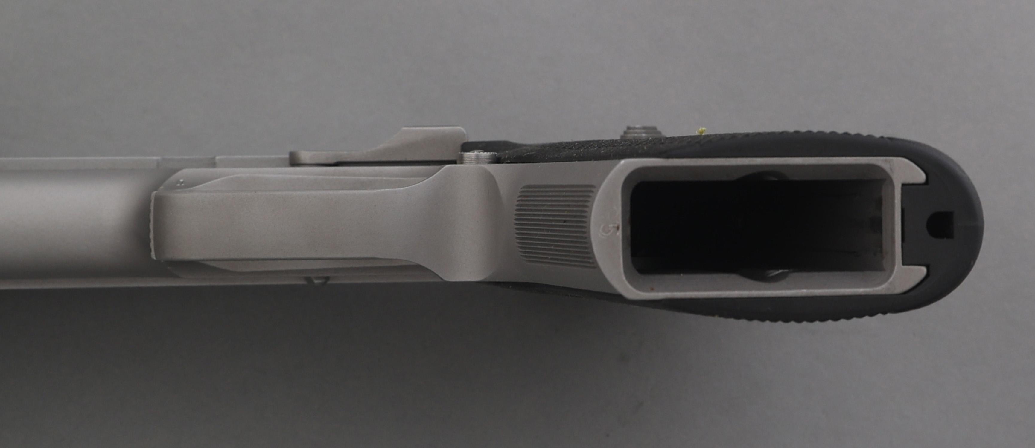 SMITH & WESSON MODEL 1006 10MM CALIBER PISTOL