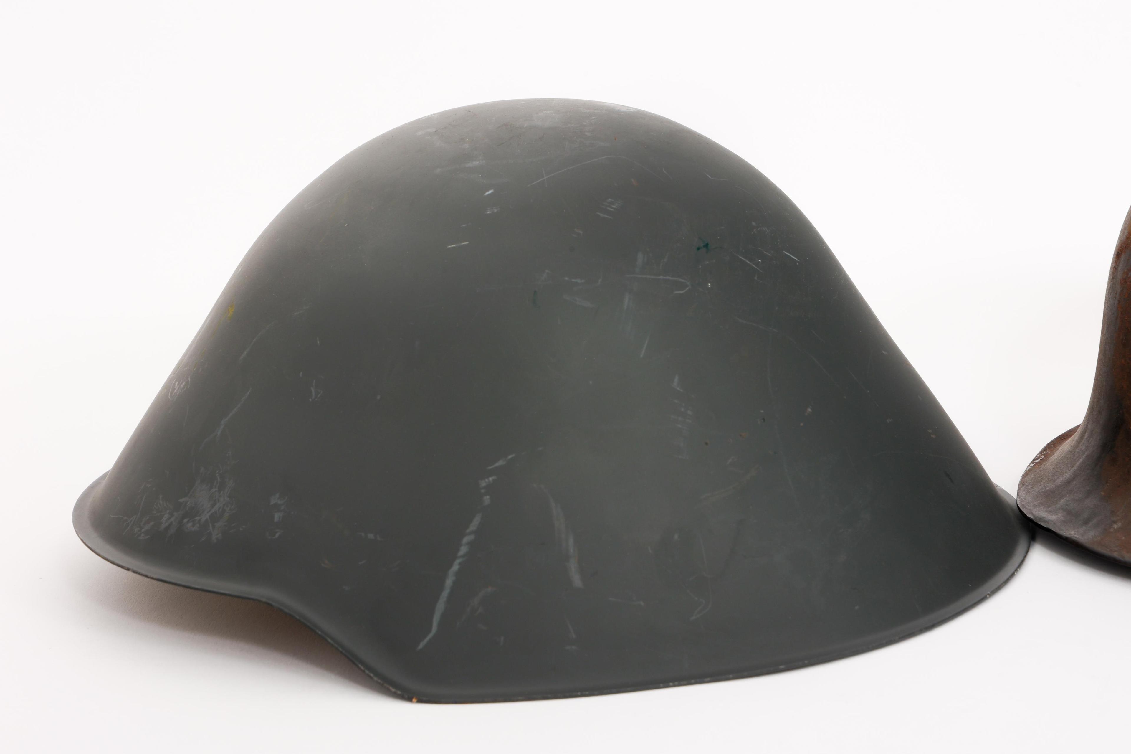 WWII - COLD WAR WORLD MILITARY COMBAT HELMETS