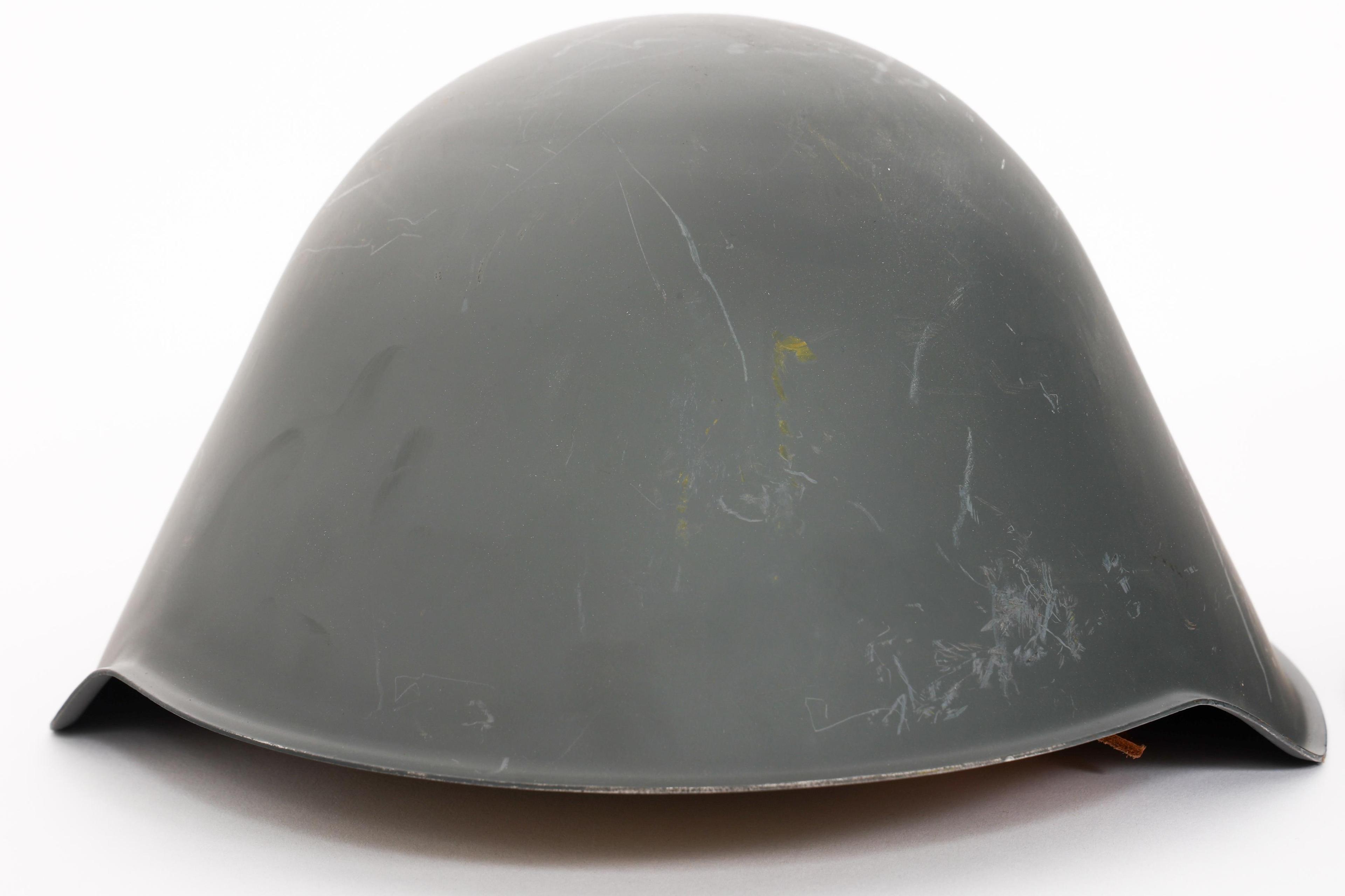 WWII - COLD WAR WORLD MILITARY COMBAT HELMETS