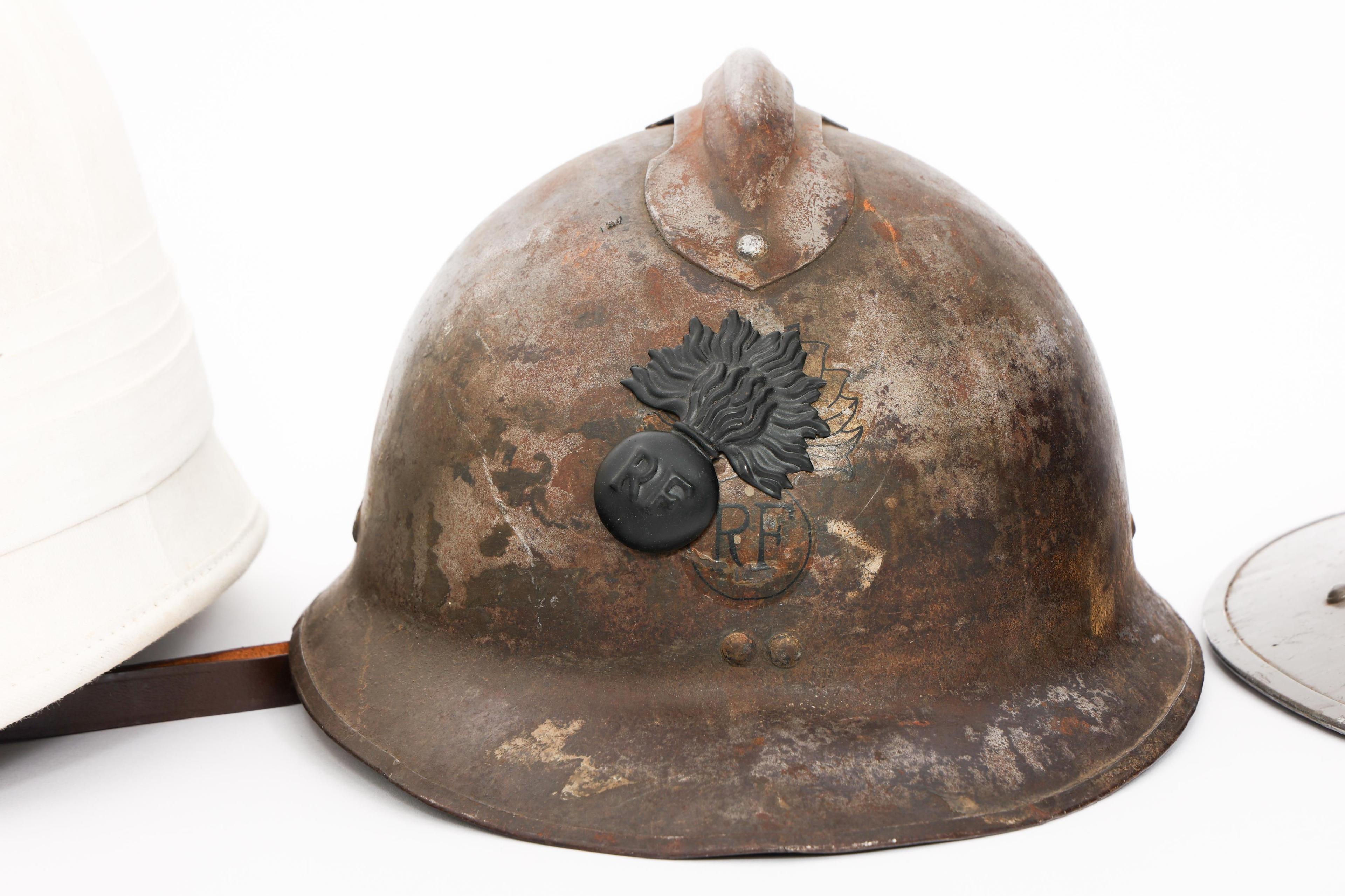 WWII - COLD WAR WORLD MILITARY COMBAT HELMETS
