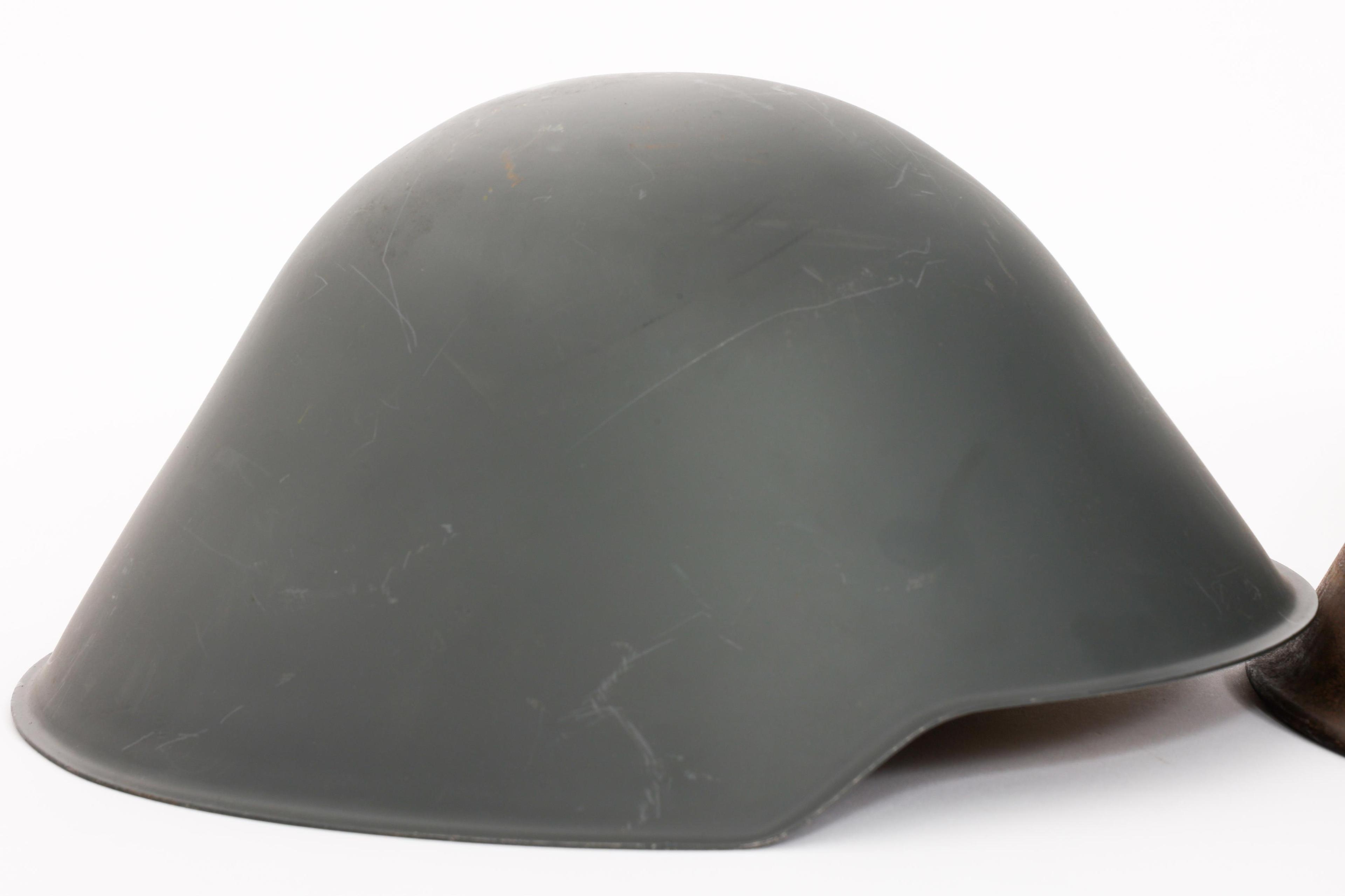 WWII - COLD WAR WORLD MILITARY COMBAT HELMETS