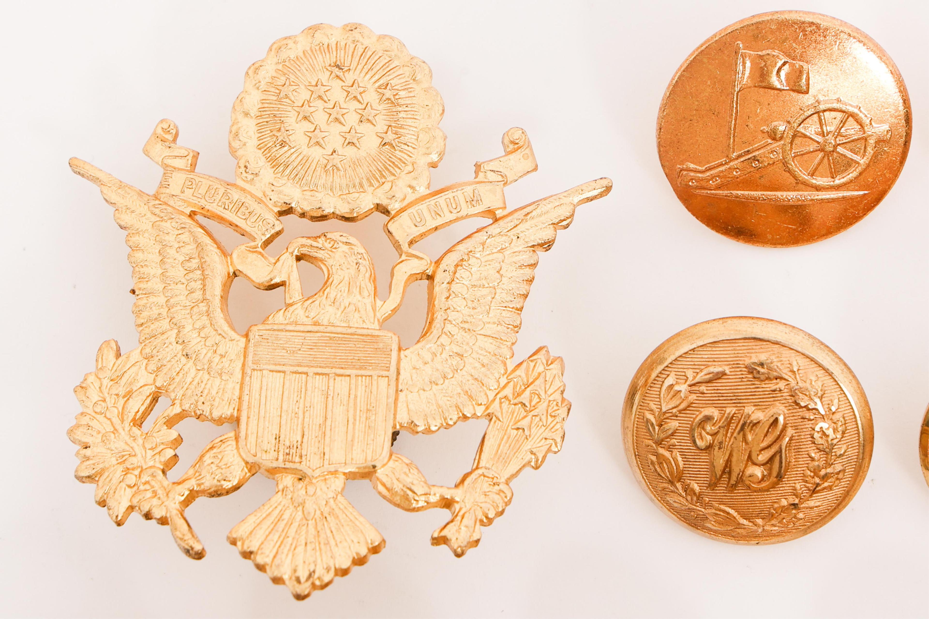 US ARMED FORCES & NATIONAL GUARD UNIFORM BUTTONS