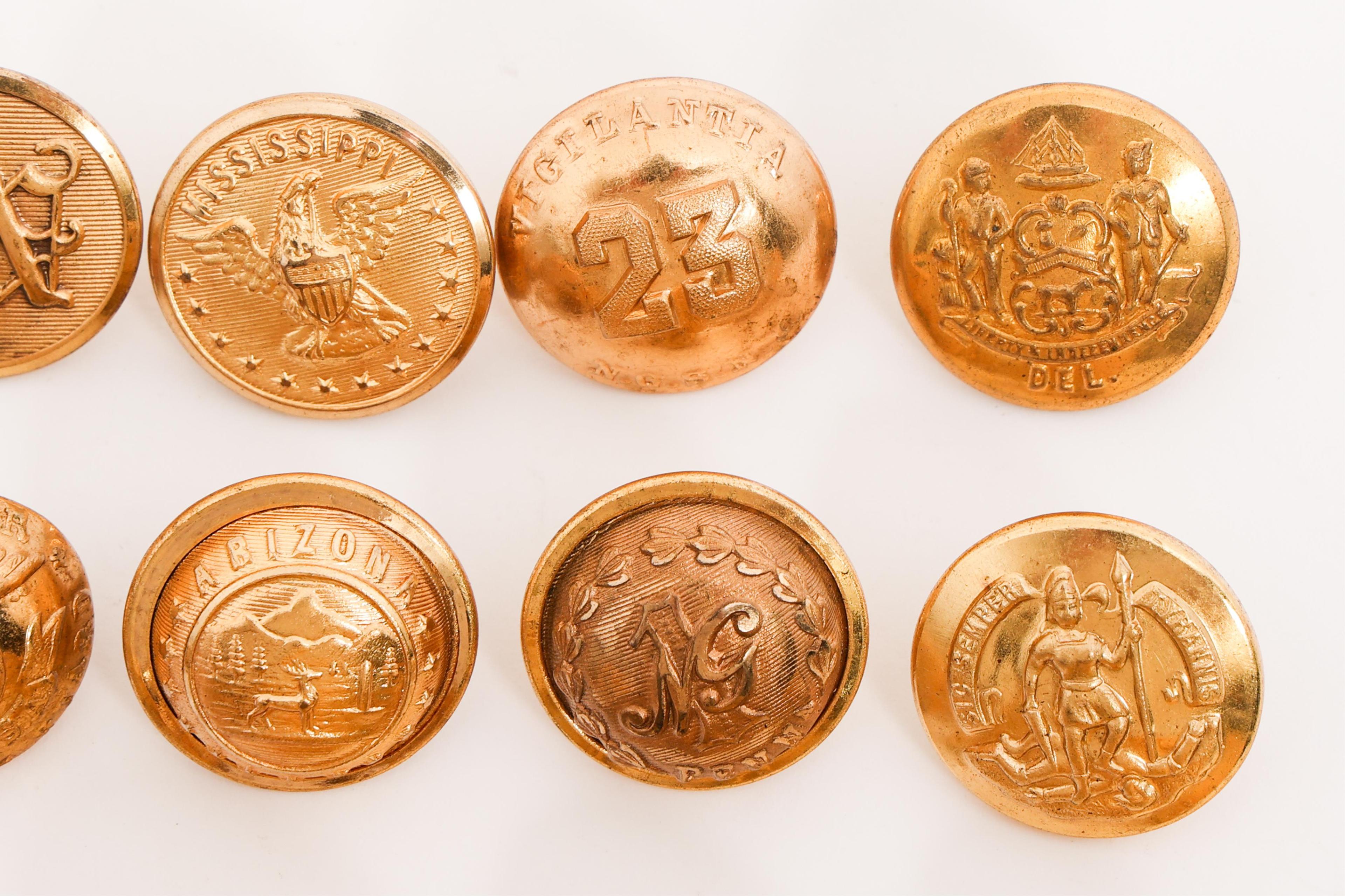 US ARMED FORCES & NATIONAL GUARD UNIFORM BUTTONS