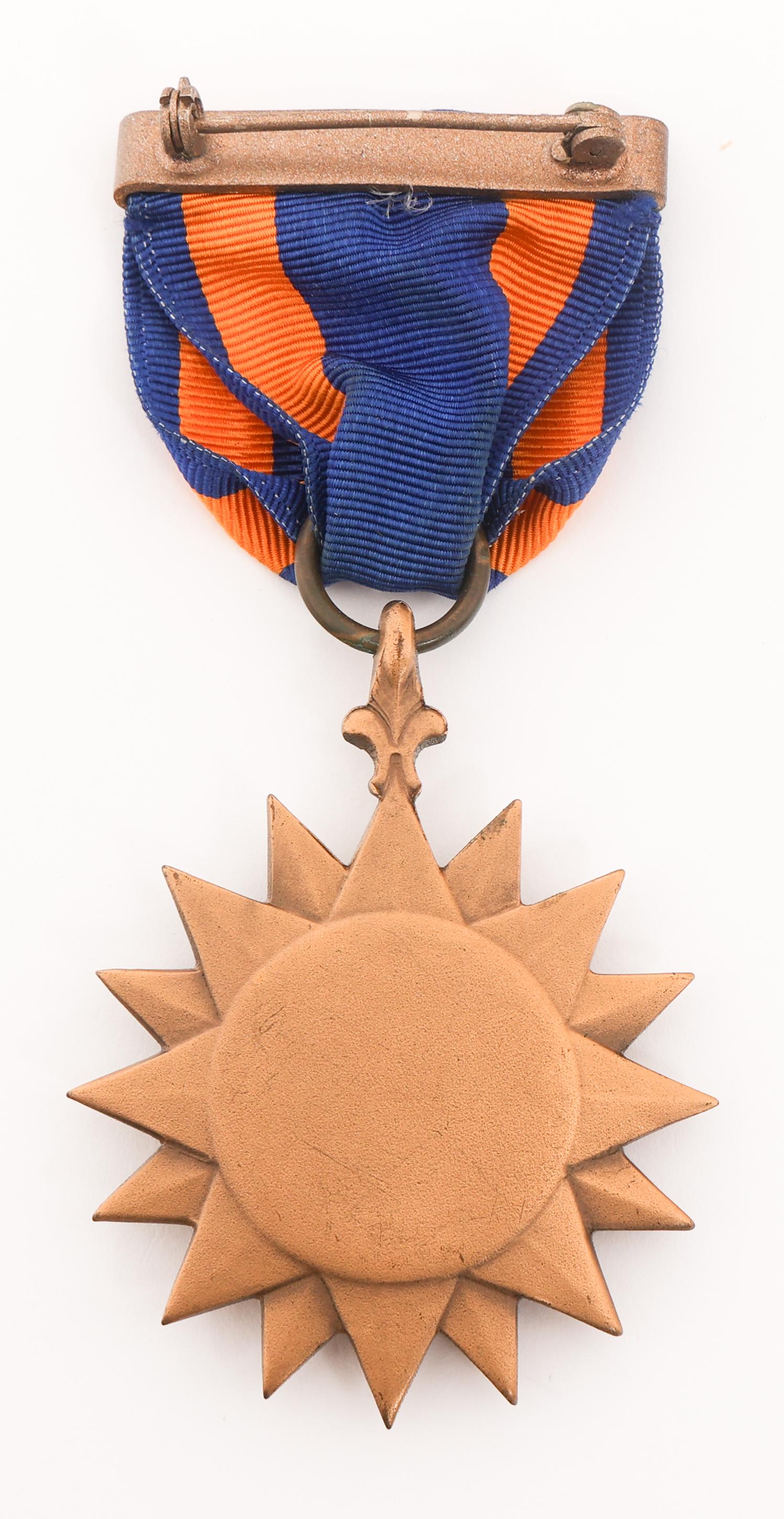 WWII USAAF 831st BOMB SQ NAMED MEDALS & PATCHES