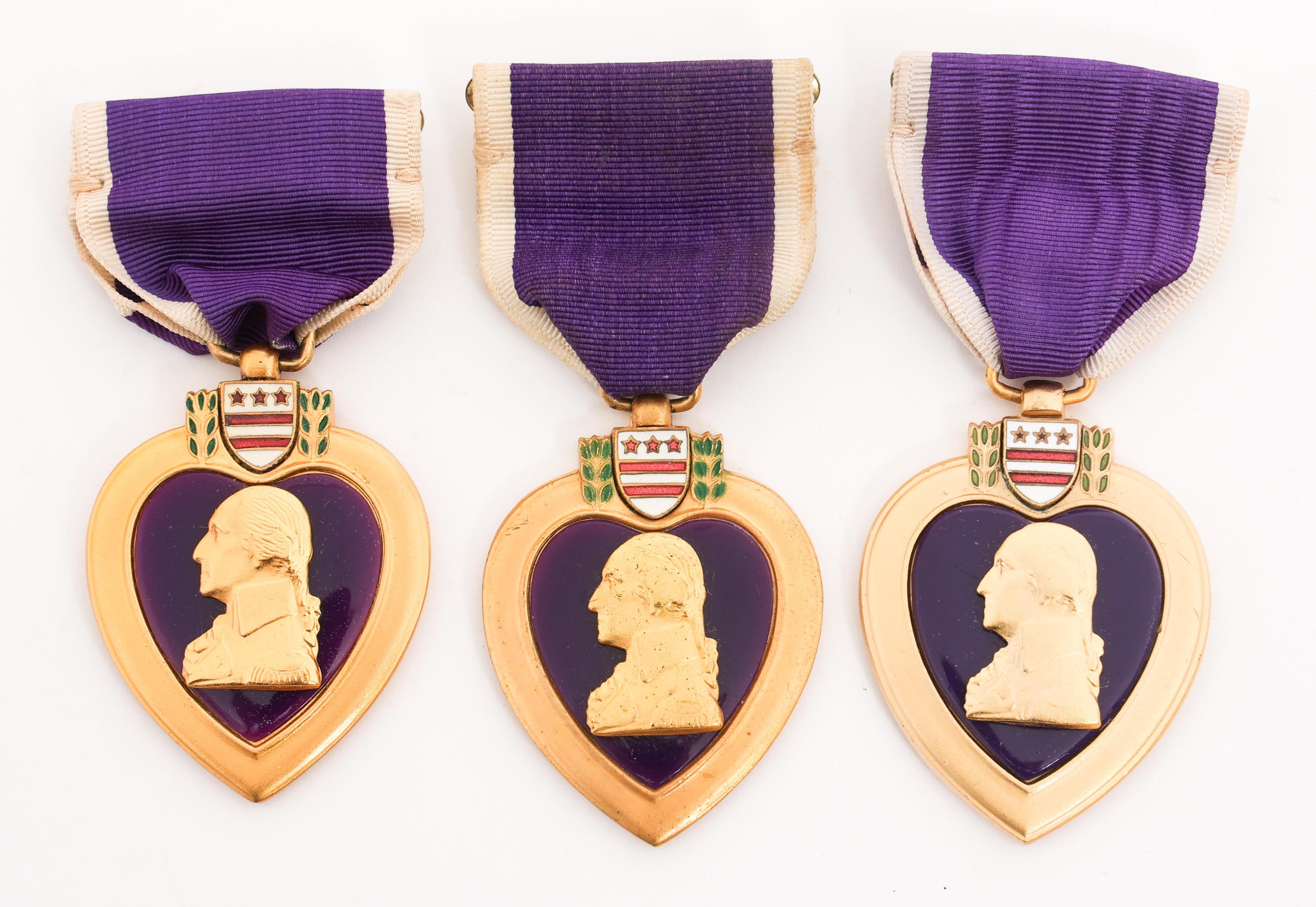 WWII - COLD WAR US ARMY MEDALS & COFFIN CASES