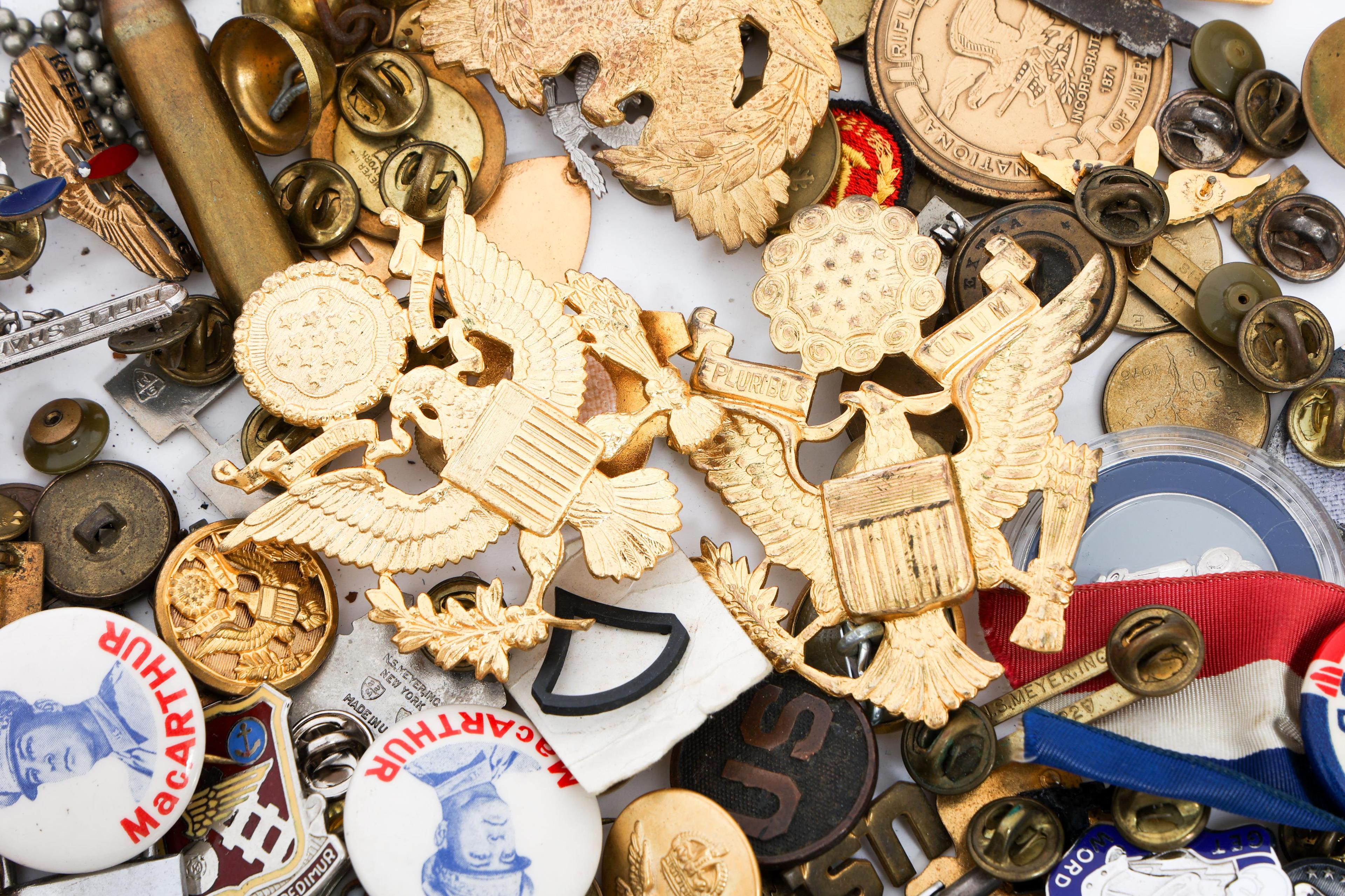 WWII - COLD WAR US ARMED FORCES INSIGNIA BONANZA