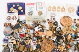 WWII - COLD WAR US ARMED FORCES INSIGNIA BONANZA