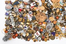 WWII - COLD WAR US ARMED FORCES INSIGNIA BONANZA