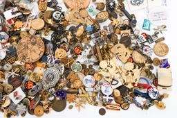 WWII - COLD WAR US ARMED FORCES INSIGNIA BONANZA