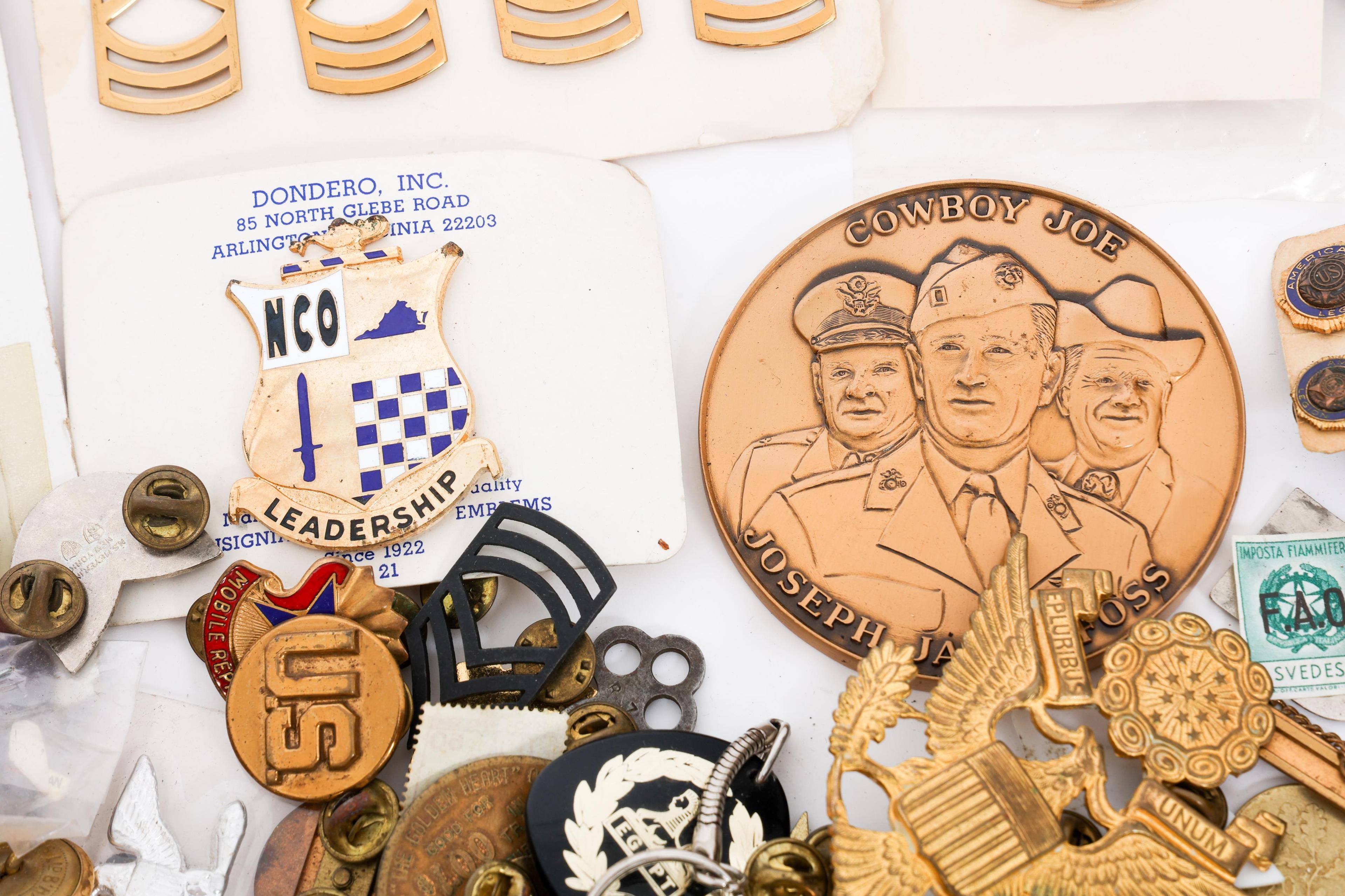 WWII - COLD WAR US ARMED FORCES INSIGNIA BONANZA