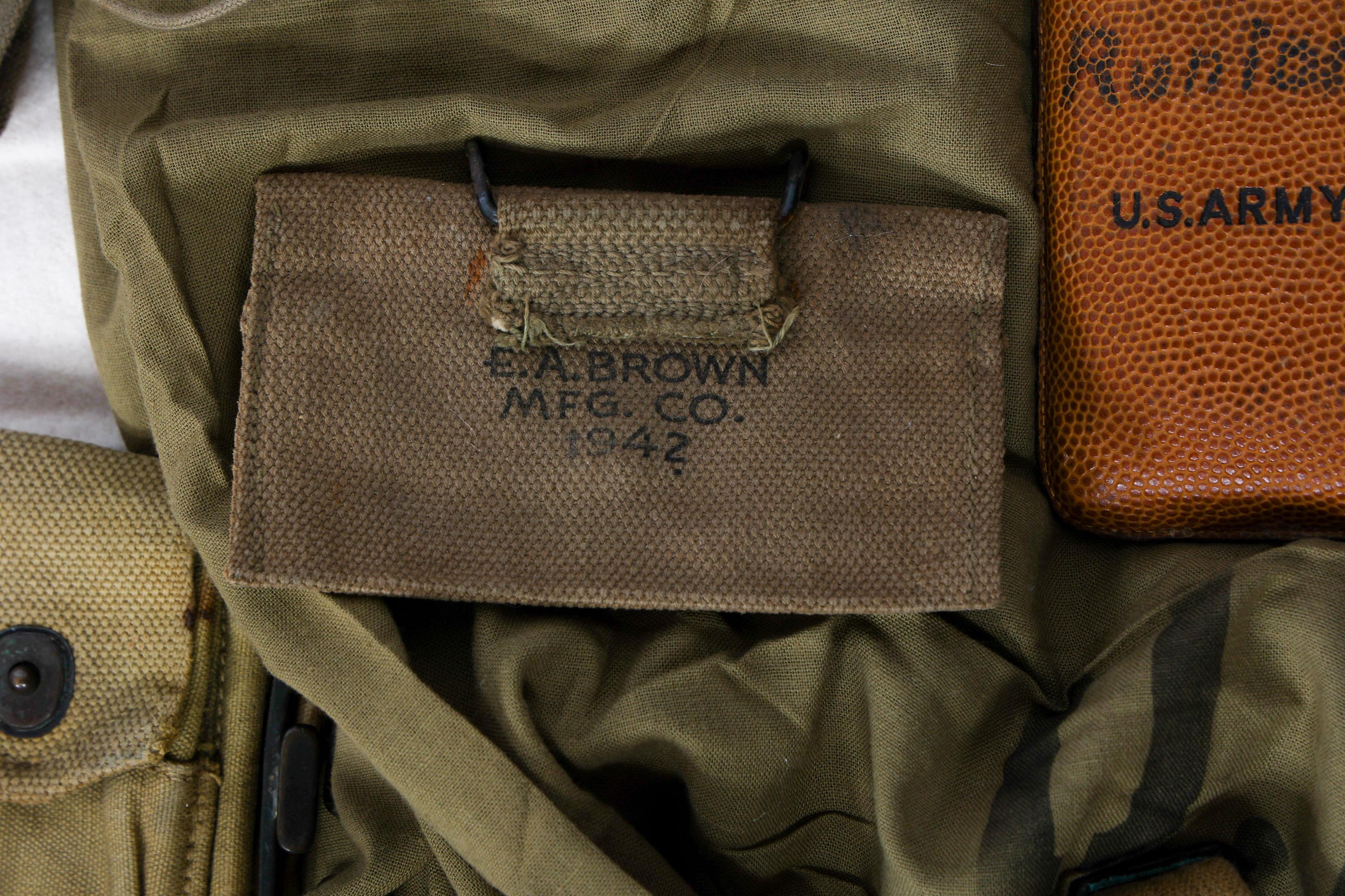 WWII US ARMY CARTRIDGE BELT & FIELD GEAR