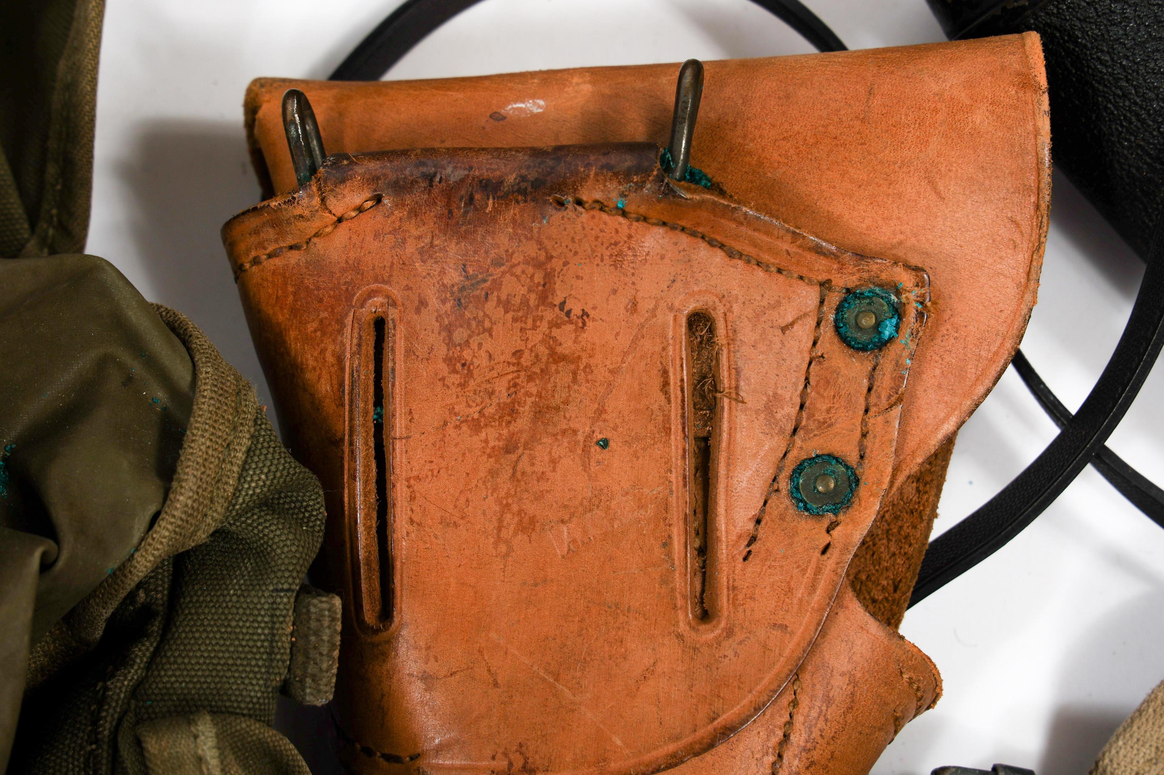 WWII US ARMY CARTRIDGE BELT & FIELD GEAR