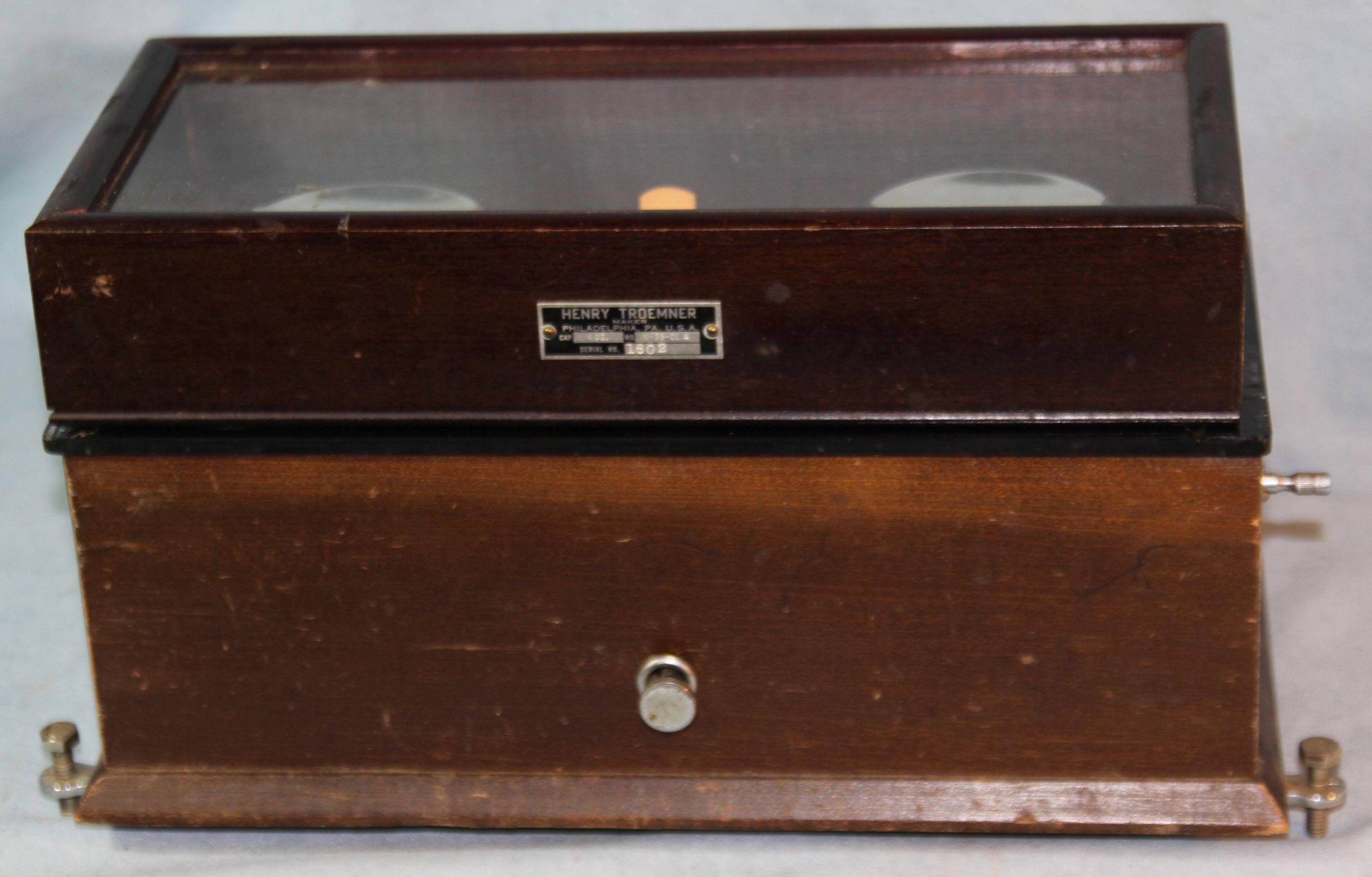 Henry Troemner gold or apothecary scale in wooden case