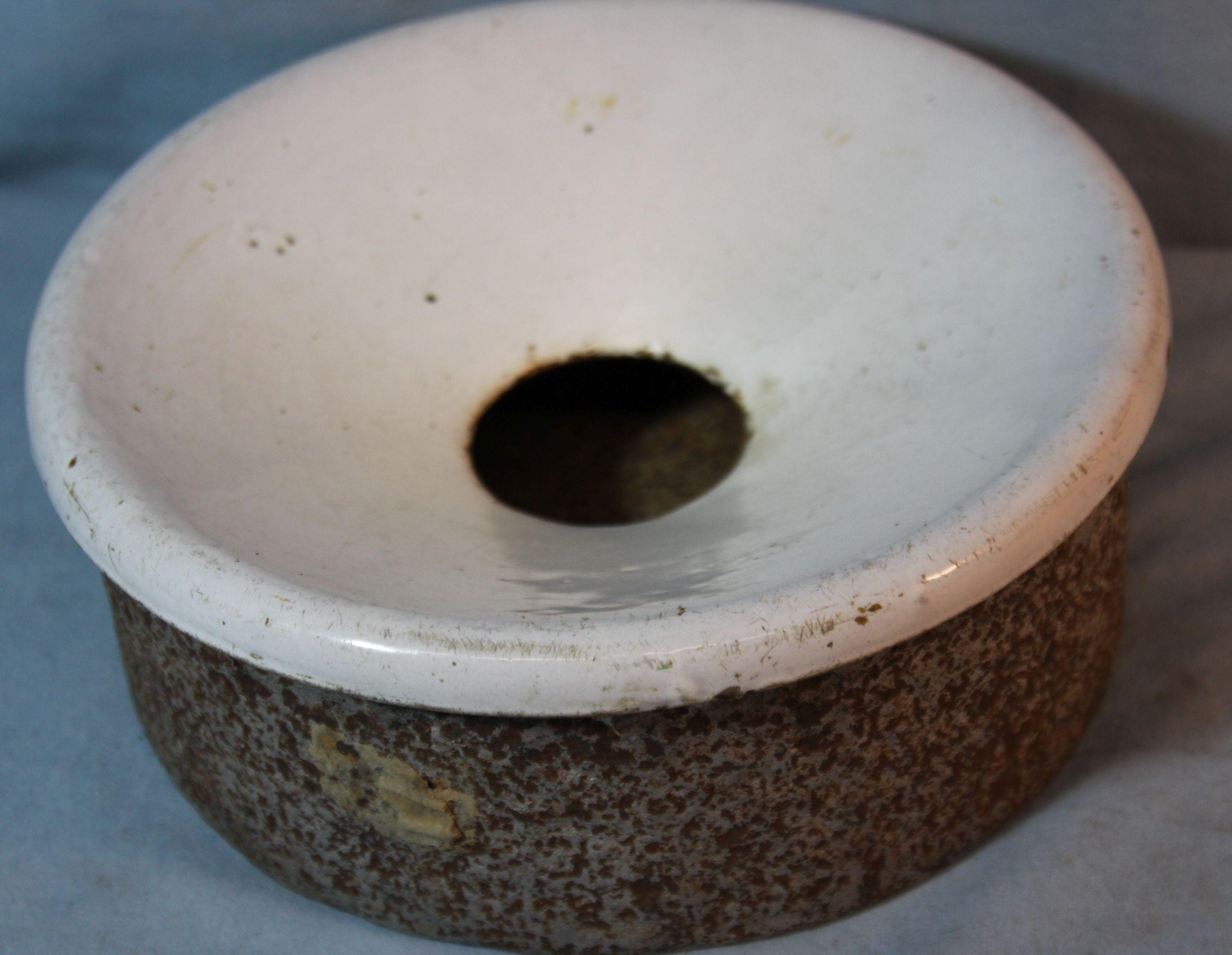 Iron turtle spittoon cover, mechanical and porcelain spittoon