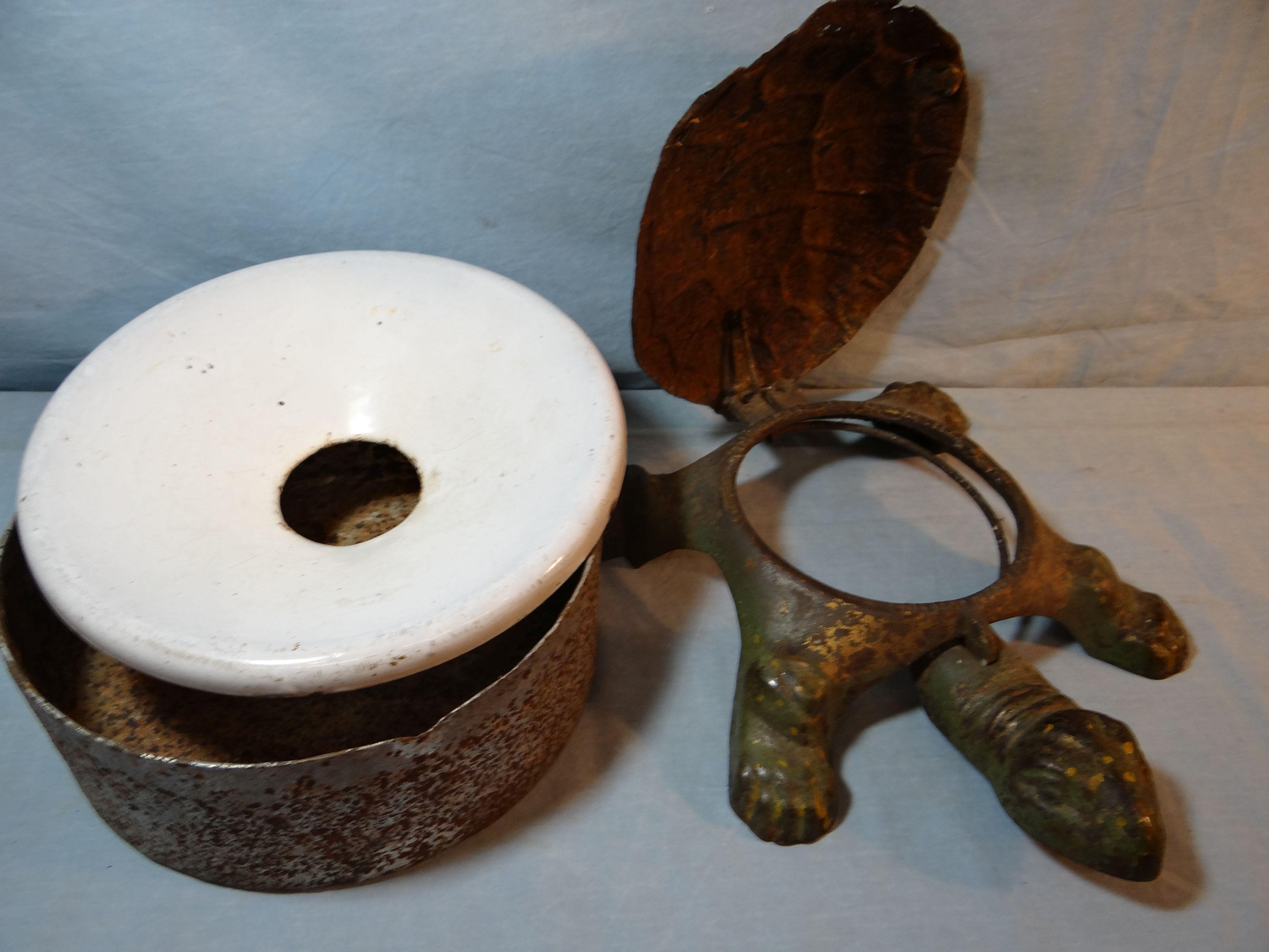 Iron turtle spittoon cover, mechanical and porcelain spittoon