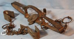 Newhouse 4 1/2 wolf trap, w/ chain and Victor #3 trap w/ chain