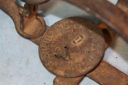 Newhouse 4 1/2 wolf trap, w/ chain and Victor #3 trap w/ chain