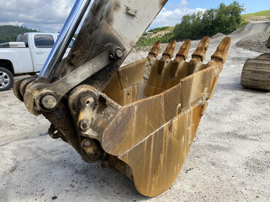 CATERPILLAR 330D L EXCAVATOR, S/N: CAT0330DLMWP00588, 15,271 HOURS SHOWING, CAT REMAN C-9 DIESEL