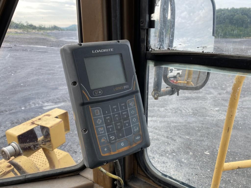 1995 CATERPILLAR 988F SERIES II WHEEL LOADER, ARTICULATING, 4WD, 8 YARD BUCKET, CAT 3408E DIESEL