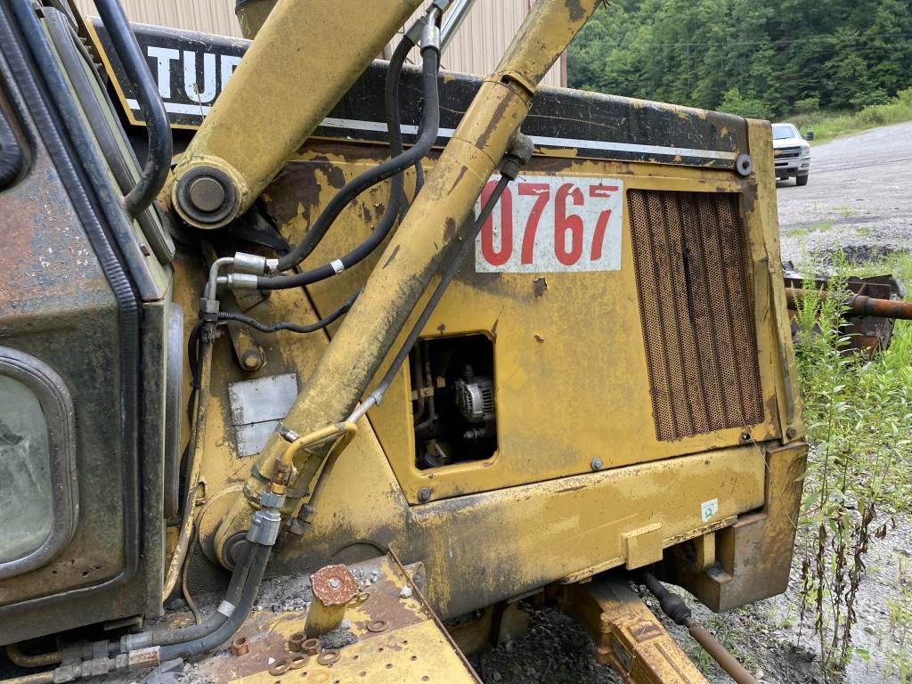 1995 CATERPILLAR 436B LOADER BACKHOE, 25/80-18 TIRES, MISSING TIRES, 15,030 HOURS SHOWING, RUNNING