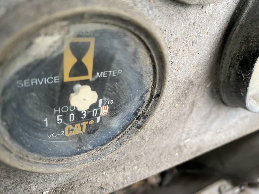 1995 CATERPILLAR 436B LOADER BACKHOE, 25/80-18 TIRES, MISSING TIRES, 15,030 HOURS SHOWING, RUNNING