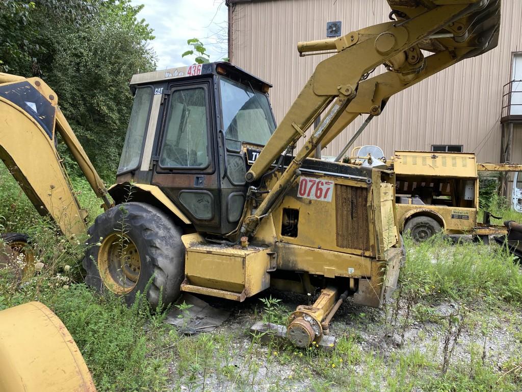 1995 CATERPILLAR 436B LOADER BACKHOE, 25/80-18 TIRES, MISSING TIRES, 15,030 HOURS SHOWING, RUNNING