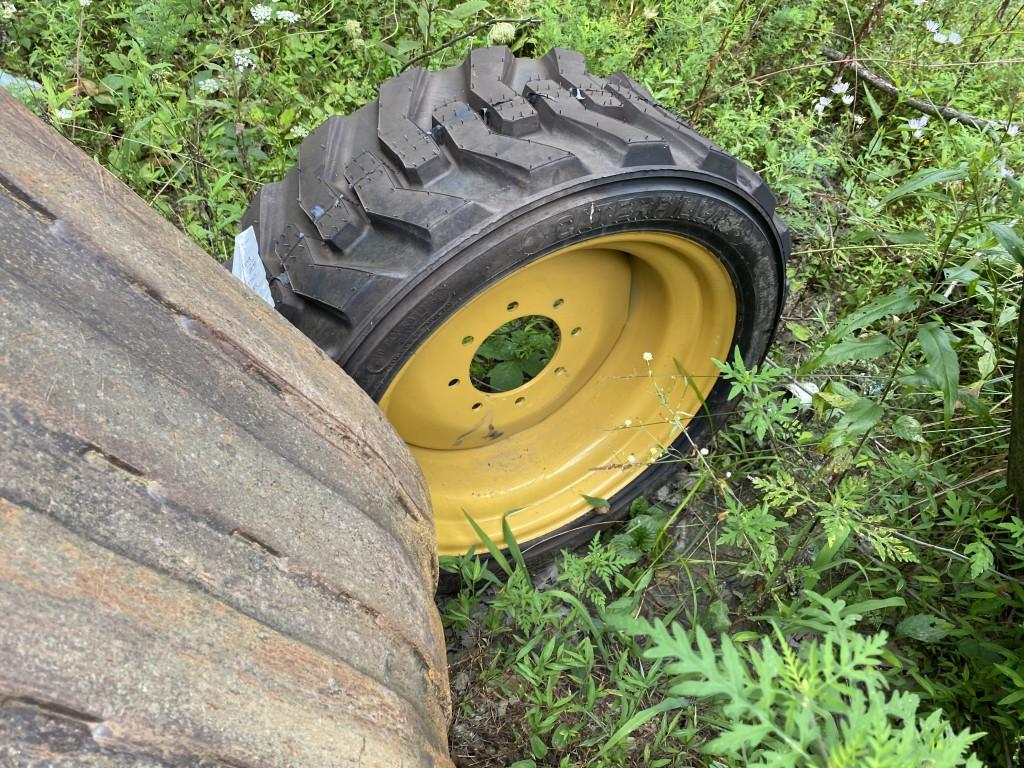 1995 CATERPILLAR 436B LOADER BACKHOE, 25/80-18 TIRES, MISSING TIRES, 15,030 HOURS SHOWING, RUNNING