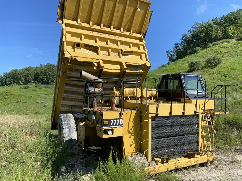 CATERPILLAR 777D ROCK TRUCK, RIGID FRAME, S/N: 00777DAAGC01816, HOURS N/A, MISSING FRONT AXLE,