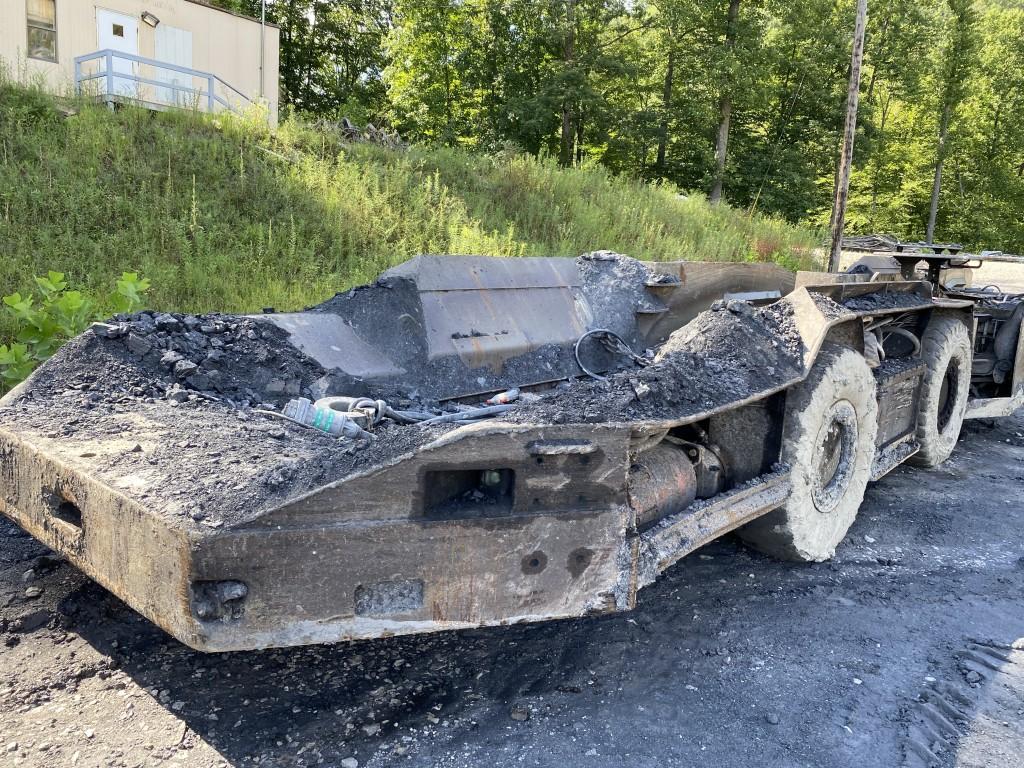 AUXIER CT-40-A-2-64 SHUTTLE CAR, OFF STANDARD CONTROLS, 1218 LOCATION: COALBURG