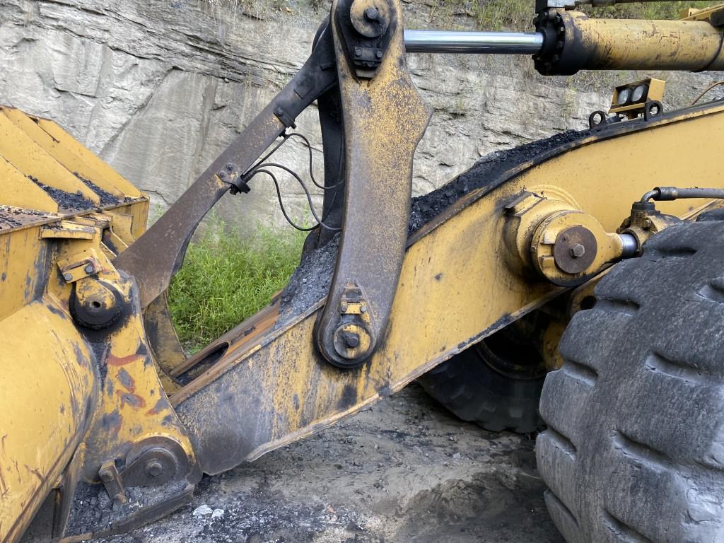 2005 CATERPILLAR 988G WHEEL LOADER, 8 YARD GP BUCKET, 4WD, 35/65-33 TIRES, RUNS AND OPERATES, S/N