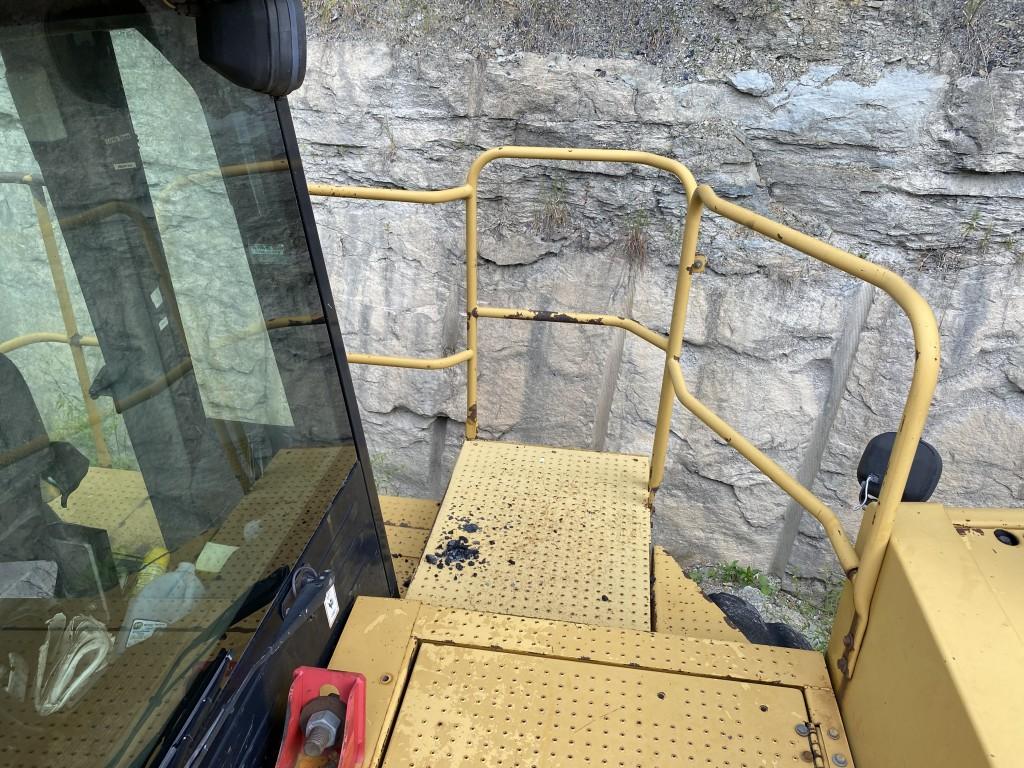 2005 CATERPILLAR 988G WHEEL LOADER, 8 YARD GP BUCKET, 4WD, 35/65-33 TIRES, RUNS AND OPERATES, S/N