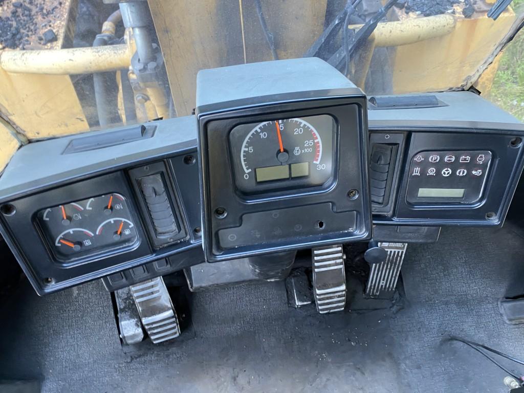 2005 CATERPILLAR 988G WHEEL LOADER, 8 YARD GP BUCKET, 4WD, 35/65-33 TIRES, RUNS AND OPERATES, S/N