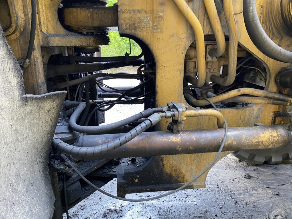 2005 CATERPILLAR 988G WHEEL LOADER, 8 YARD GP BUCKET, 4WD, 35/65-33 TIRES, RUNS AND OPERATES, S/N