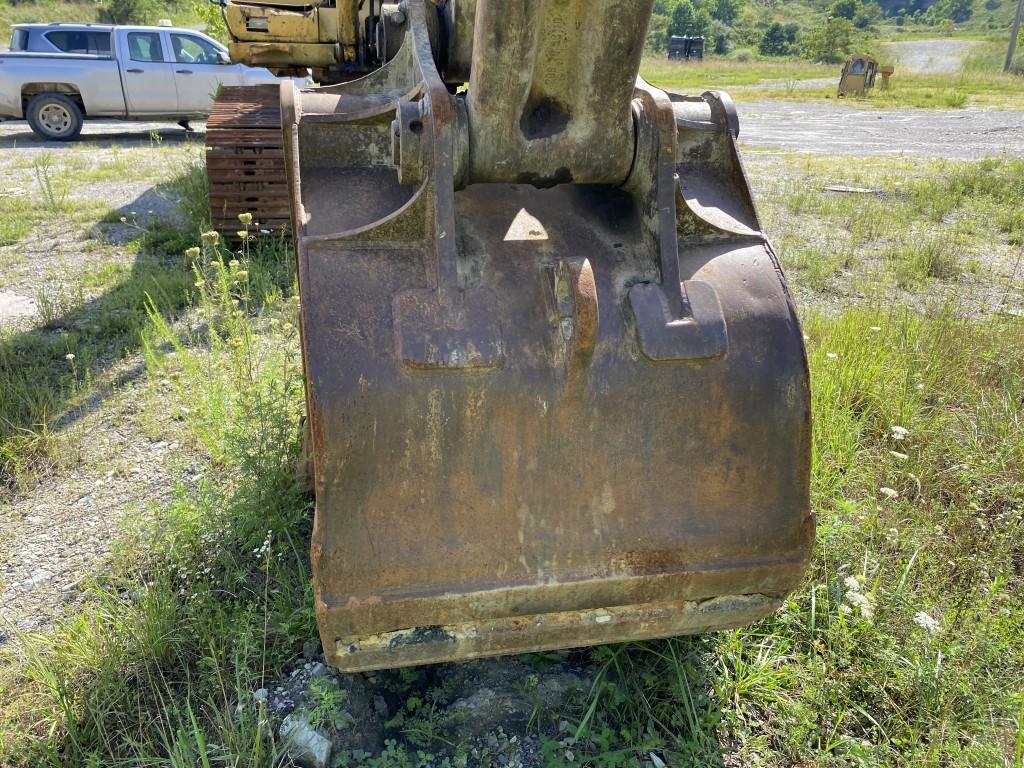 2001 KOMATSU PC400LC-6LM HYDRAULIC EXCAVATOR, ENCLOSED CAB, S/N: A85347, APPROX. HOURS 12,835,