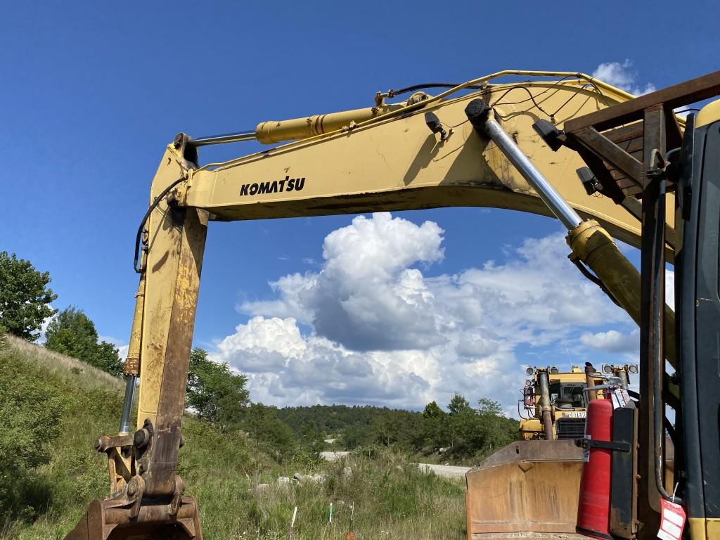 2001 KOMATSU PC400LC-6LM HYDRAULIC EXCAVATOR, ENCLOSED CAB, S/N: A85347, APPROX. HOURS 12,835,