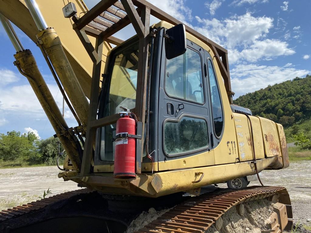 2001 KOMATSU PC400LC-6LM HYDRAULIC EXCAVATOR, ENCLOSED CAB, S/N: A85347, APPROX. HOURS 12,835,