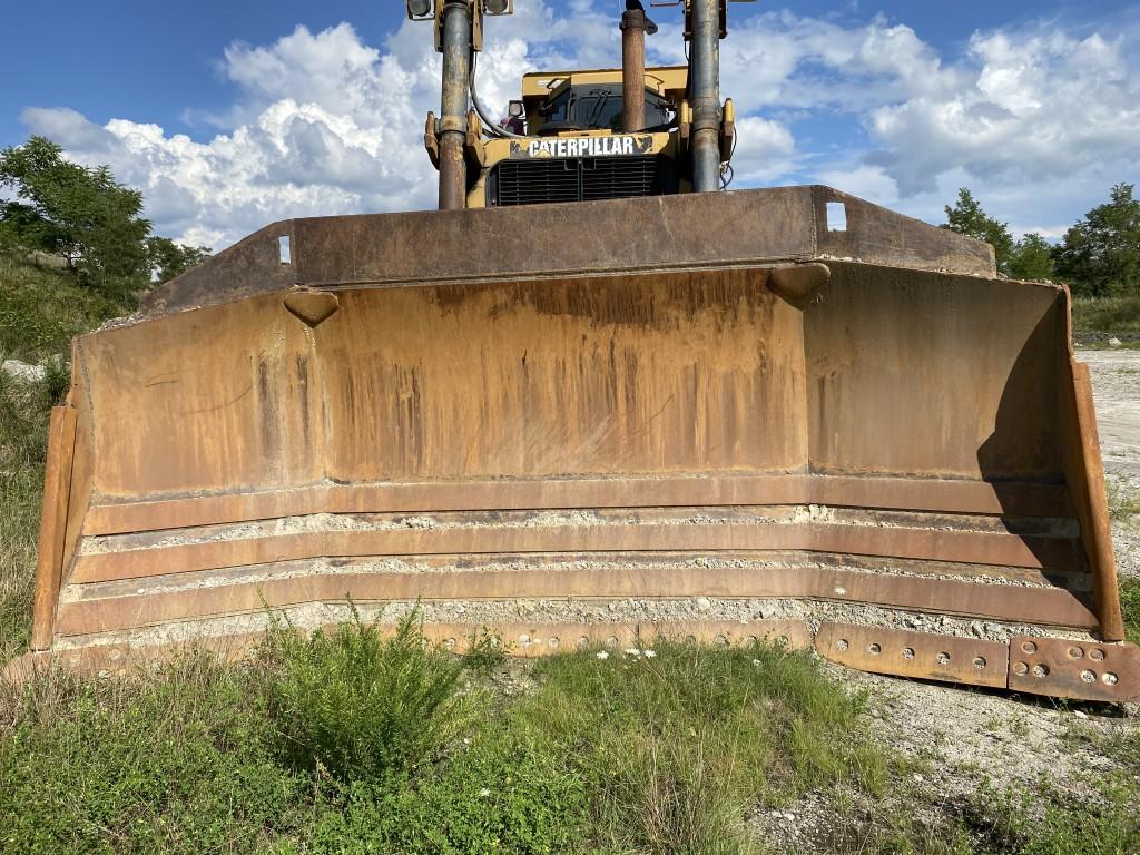 2001 CATERPILLAR D10R DOZER, ENCLOSED CAB, S/N: 3KR01773, 38,114 HOURS, 206'' BLADE, 24'' TRACK SHOE