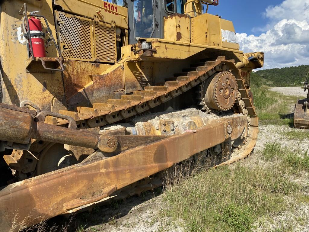 2001 CATERPILLAR D10R DOZER, ENCLOSED CAB, S/N: 3KR01773, 38,114 HOURS, 206'' BLADE, 24'' TRACK SHOE
