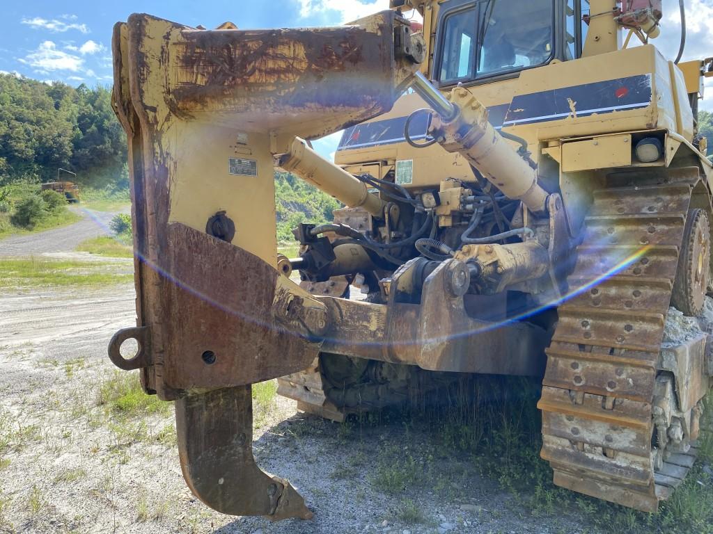 2001 CATERPILLAR D10R DOZER, ENCLOSED CAB, S/N: 3KR01773, 38,114 HOURS, 206'' BLADE, 24'' TRACK SHOE