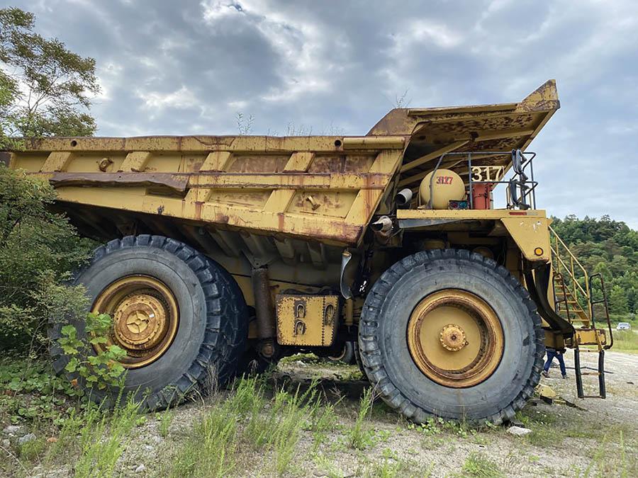 1998 CATERPILLAR 785B, ROCK TRUCK, RIGID FRAME, ENCLOSED CAB, S/N: 6HK0078, APPROX. 71,744 HOURS,