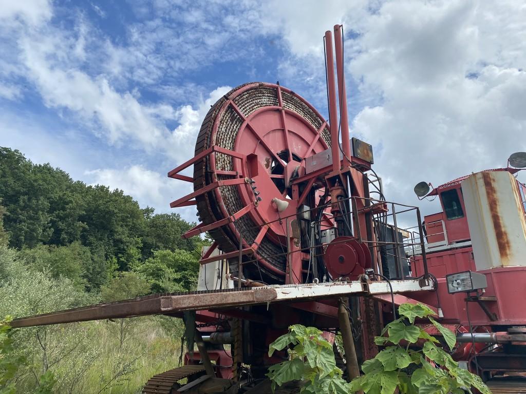 1999 SUPERIOR HIGH WALL MINER, (2) 400-HP HORIZONTAL DRIVES, (2) CUTTING HEADS, APPROX. (50)